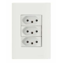 Conjunto 4x2 com 3 Tomadas 2P+T 10 A 250 V Tramontina Giz Branco