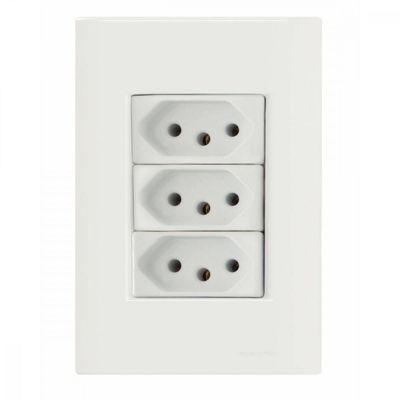 Conjunto 4x2 com 3 Tomadas 2P+T 10 A 250 V Tramontina Giz Branco