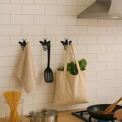 Gancho de Parede Abelha Preta Cabideiro para Pendurar Roupas Bolsas Organizador Luft Masutti