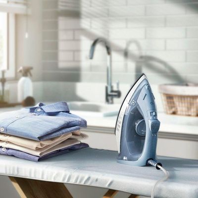 Ferro de Passar a Vapor Electrolux Efficient ESI10 com Spray e Base Antiaderente - Azul azul / 110
