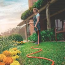 Mangueira Multi 30m Tramontina 1/2" PVC 3 Camadas com Engates Rápidos e Esguicho Jardinagem