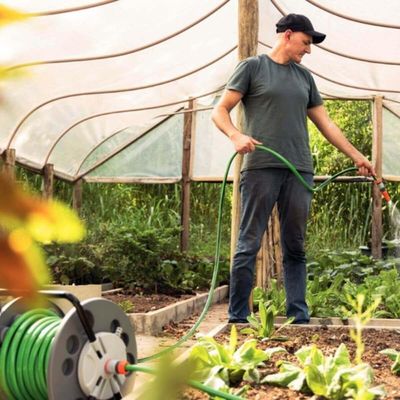 Mangueira para Jardim 20m Flex Tramontina em PVC Resistente Engate Rosqueado e Esguicho