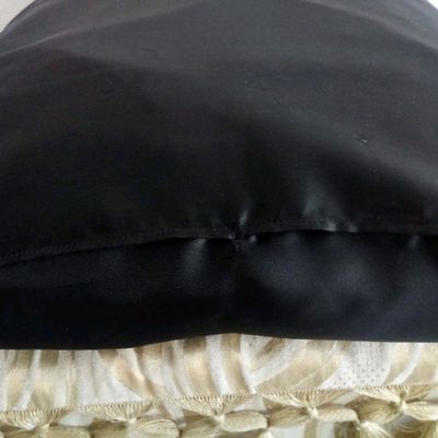 Fronha Antifriz 68x48 02 un tecido cetim fechado com botão