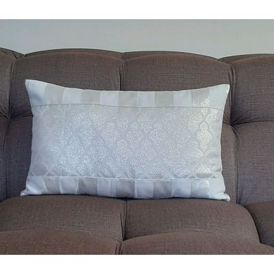 02 Capas almofadas baguete Retangular Jacquard brilho Lurex luxo branco com prata 53x33