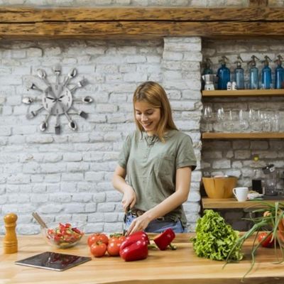 Relógio De Parede Branco Para Cozinha Com Talheres Estilo Retrô Decoração Elegante E Moderna 32 Cm