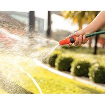 Mangueira Flex 15m Verde em PVC 3 Camadas Tramontina Engate Rosqueado e Esguicho Horta Jardim