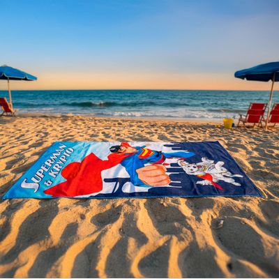 Toalha de Praia e Piscina KazzaVip Microfibra 100% Poliéster Estampada Anti Areia Licenciada Superman e Krypto 70cm x 140m Azul