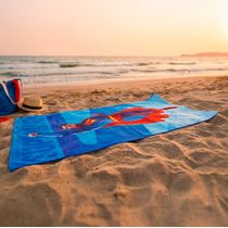 Toalha de Praia e Piscina KazzaVip Microfibra 100% Poliéster Estampada Anti Areia Licenciada Superman 70cm x 140m Azul