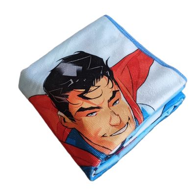 Toalha de Praia e Piscina KazzaVip Microfibra 100% Poliéster Estampada Anti Areia Licenciada Superman e Krypto 70cm x 140m Azul