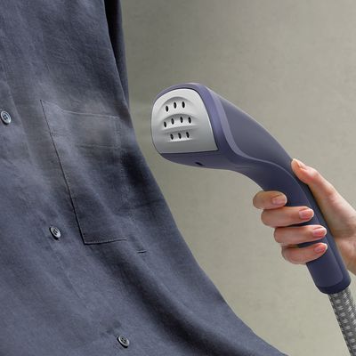 Vaporizador Higienizador de Roupas Electrolux Expert com Tábua de Passar Regulável (EGS20) 127V