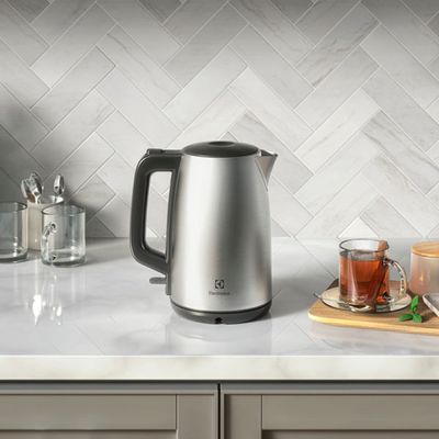 Chaleira Elétrica Electrolux 1,7L Experience com Desligamento Automático (EEK25) 127V