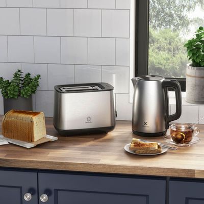 Chaleira Elétrica Electrolux 1,7L Experience com Desligamento Automático (EEK25) 127V
