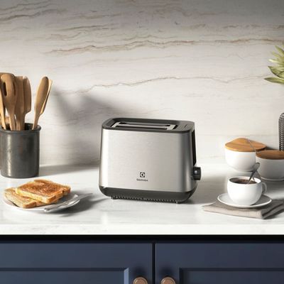 Torradeira Elétrica Electrolux Inox Experience com 7 Níveis de Tostagem (ETS25) 127V