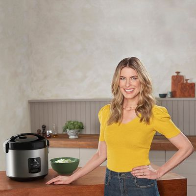 Panela de Arroz Elétrica Electrolux por Rita Lobo 3,5L Preta Efficient 2 em 1 (ERC20) 220V