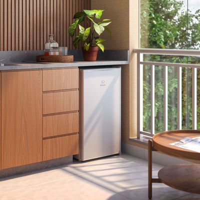 Frigobar Electrolux 90L Efficient com Controle de Temperatura Cor Branca (EM90) 220V