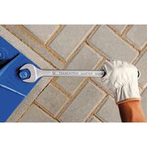 Chave Combinada 7/8" com Pescoço Tramontina com Corpo Forjado em Aço Especial Cromado