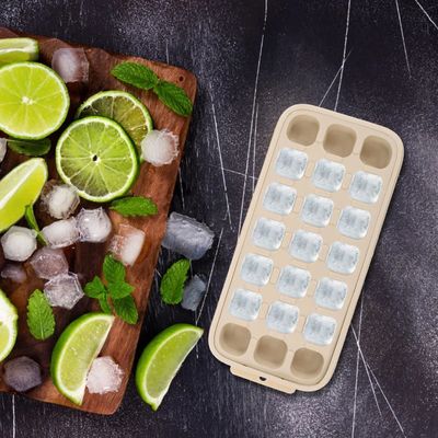 Forma de Gelo com Tampa Bege em Silicone 21 Cavidades Organizador de Freezer