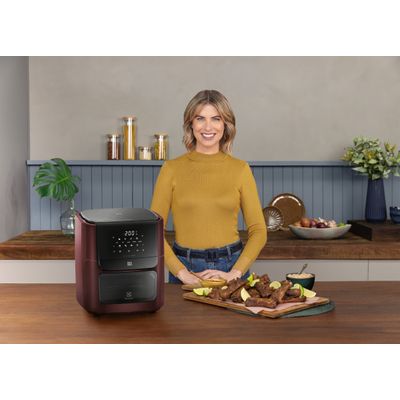 Air Fryer Oven Electrolux por Rita Lobo 12L Digital Vermelha Escura Experience 1700W (EAF86) 127V