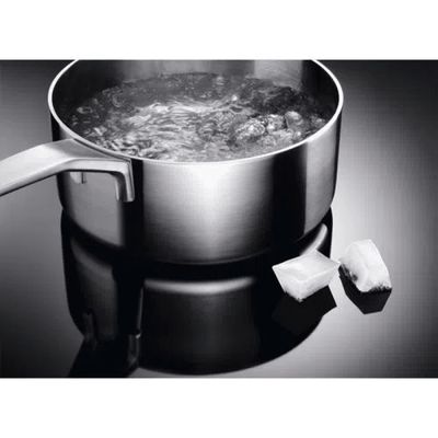 Cooktop 4 Bocas de Indução Electrolux Expert com Unicook e Timer (IE80P) 220V