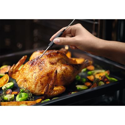 Forno de Embutir Electrolux Elétrico 80L Experience com FoodSensor Preto (OE8EF) 220V