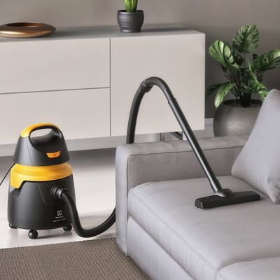 Aspirador de Pó e Água Electrolux 1400W 11L Acqua Power com Função Sopro Amarelo (AQP20) 127V