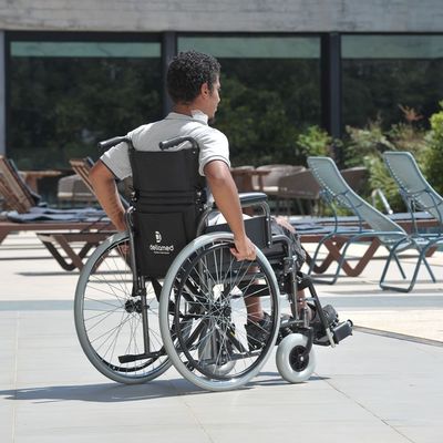 Cadeira de Rodas Manual Aço em Dobrável até 120 Kg Tamanho 44 D400 Dellamed Preto