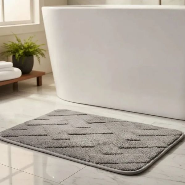 Tapete Conforto Kazzavip Felpa 100% Poliéster Antiderrapante Tijolinho Macio e Alto Relevo 38x58cm Chumbo
