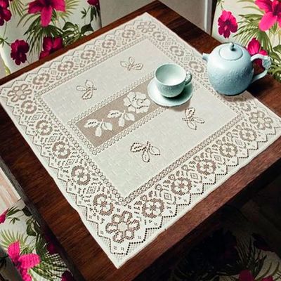 Toalha Centro de Mesa KazzaVip Renda Valência Flores, Ramos e Arabescos 75cm x 75cm Perola