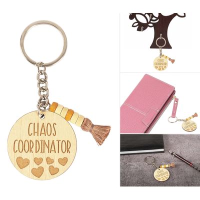Chaveiro Engraçado Gravado em Madeira Coordenador do Caos - Presente para Mãe/Professor(a) - Inkdotpot 9,4 Cm / Marrom