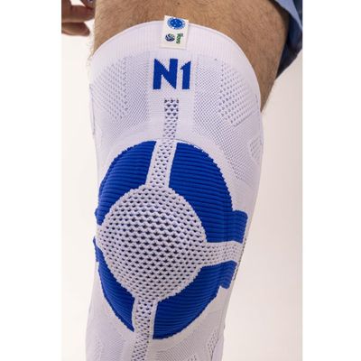 Joelheira N1 Sport Pro Cruzeiro Branca Tamanho M Compressão Proteção Alívio de Dor