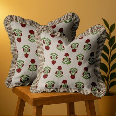 Conjunto de 2 Capas de Almofada Floral, Sarja 100% Algodão, Borda com Babado, Estampa Dupla Face, Zíper Oculto, Sem Enchimento - Vargottam 40,64 Cm × 40,64 Cm – Pacote Com 2 / Bege