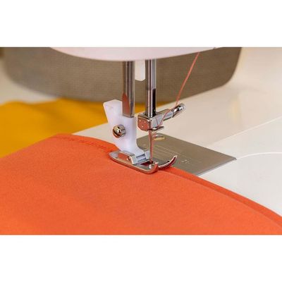 Máquina de Costura Mecânica Singer M2405 - Branca branca / 220