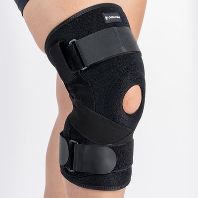 Par de Joelheira Articulada com Cintas Cruzadas Ortho Care Dellamed GG / Preto