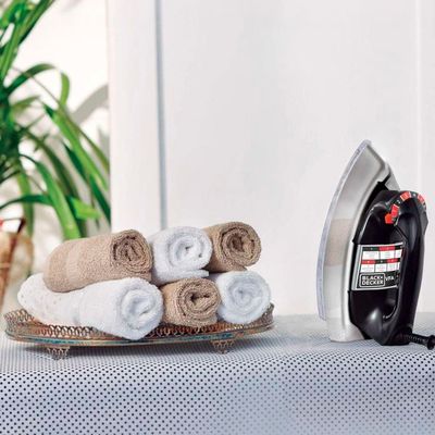 Ferro de Passar a Seco Black Decker VFA1110TM2 com Base de Alumínio preto