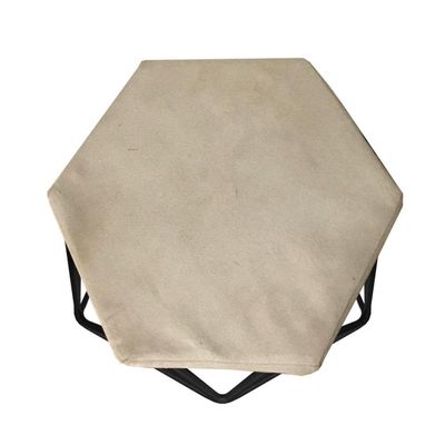 Banqueta Hexagonal Aramado Preto Suede Bege