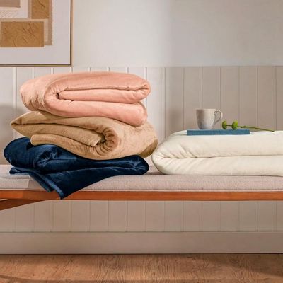 Cobertor Queen Peluciado Karsten Belmond Creme 260x240 cm