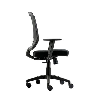 Cadeira de Escritório Giratória New Opus Roal Preta Encosto em Tela Base Nylon Syncron