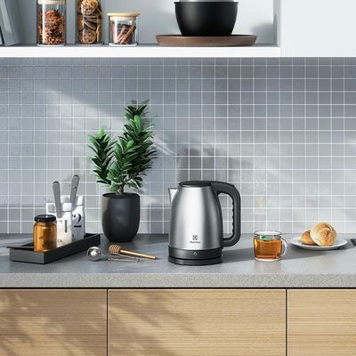 Chaleira Elétrica Electrolux Efficiente EEK10 1,8L - Aço Escovado Inox / 220