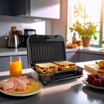 Grill e Sanduicheira Britânia Preto 750W 2 em 1 BGR24A