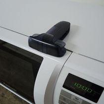 Trava Infantil para Geladeiras e Micro-ondas Plástico ABS com Fita 3M Preto Bemfixa