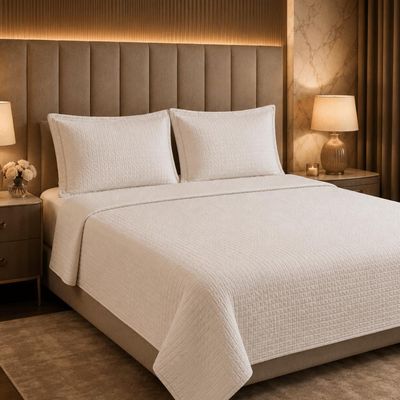 Colcha Casal Com 2 Porta Travesseiros Matelassê Branco Lyor Quadrat Poliéster Cama Posta