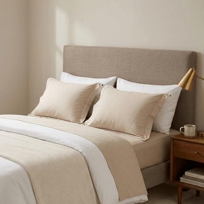 Jogo 2 Fronhas Bege Travesseiro 50x70cm Brisa Toque 200 Fios Lyor com Abas Cama Quarto