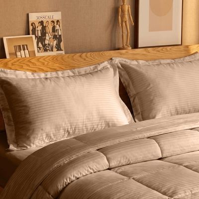Jogo 2 Fronhas Bege Travesseiro 50x70cm Brisa Toque 200 Fios Lyor com Abas Cama Quarto