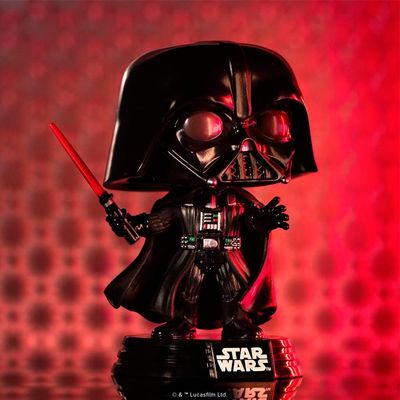 Boneco Funko Pop! Star Wars - Darth Vader Com Sabre De Luz