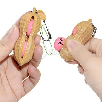 Chaveiro Amendoim Brinquedo Anti Stress Silicone Marrom