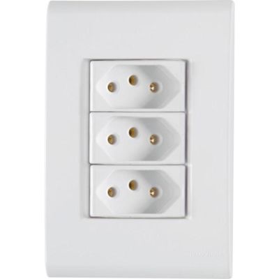 Conjunto 4x2 com 3 Tomadas 2P+T 20 A 250 V Tramontina Liz Branco