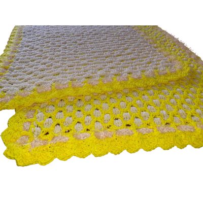 Tapete Crochê Dupla Face Artesanal Amarelo e branco
