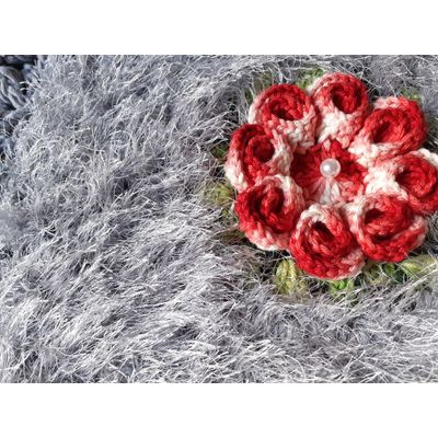 Tapete de Luxo crochê Artesanal Cinza com Flor