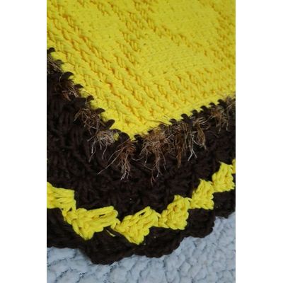 Tapete de crochê amarelo Artesanal