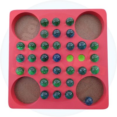 JOGO RESTA UM EM MDF VERMELHO